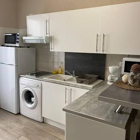 Avec Terrasse-wifi-tv Connectee 4 * Béziers